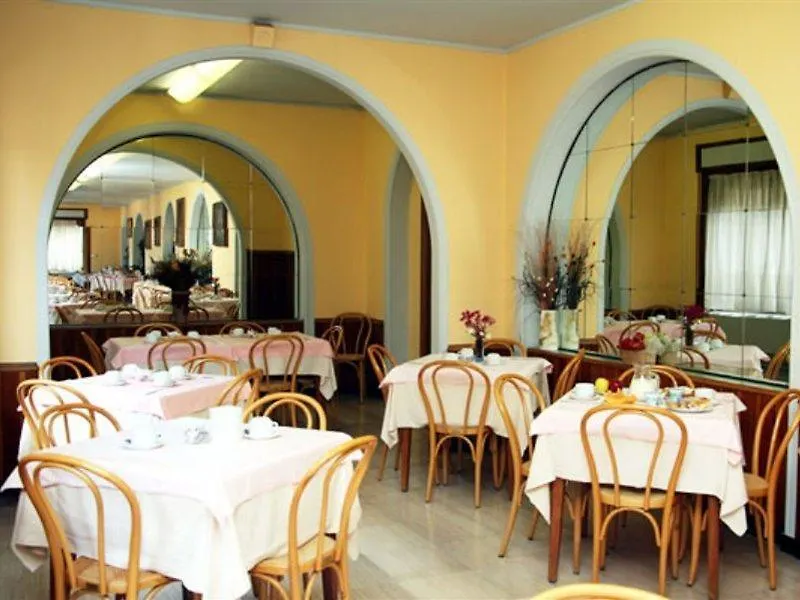 Hotel Vittoria Genua 3*,  Italië